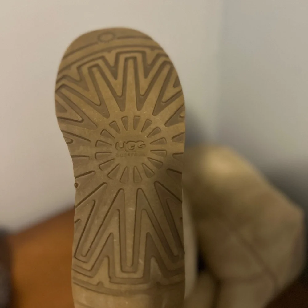 UGG Australia Classic Tall Boots Sand Beige Suede Shearling Women’s Size 7 - Picture 5 of 5